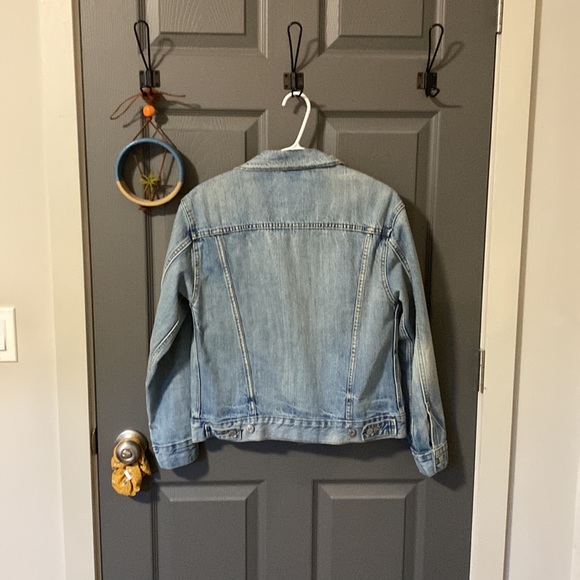 Levi’s Denim Jacket - Picture 5 of 7